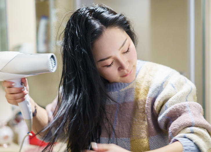 Dealing With an Oily Scalp? Here are 9 Ways to Manage It