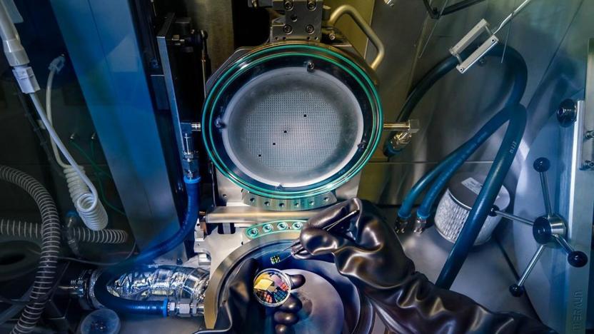 Machine used to grow silicon nanowires