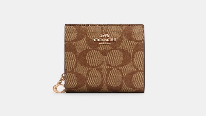 Coach Outlet Zip Card Case In Signature Canvas