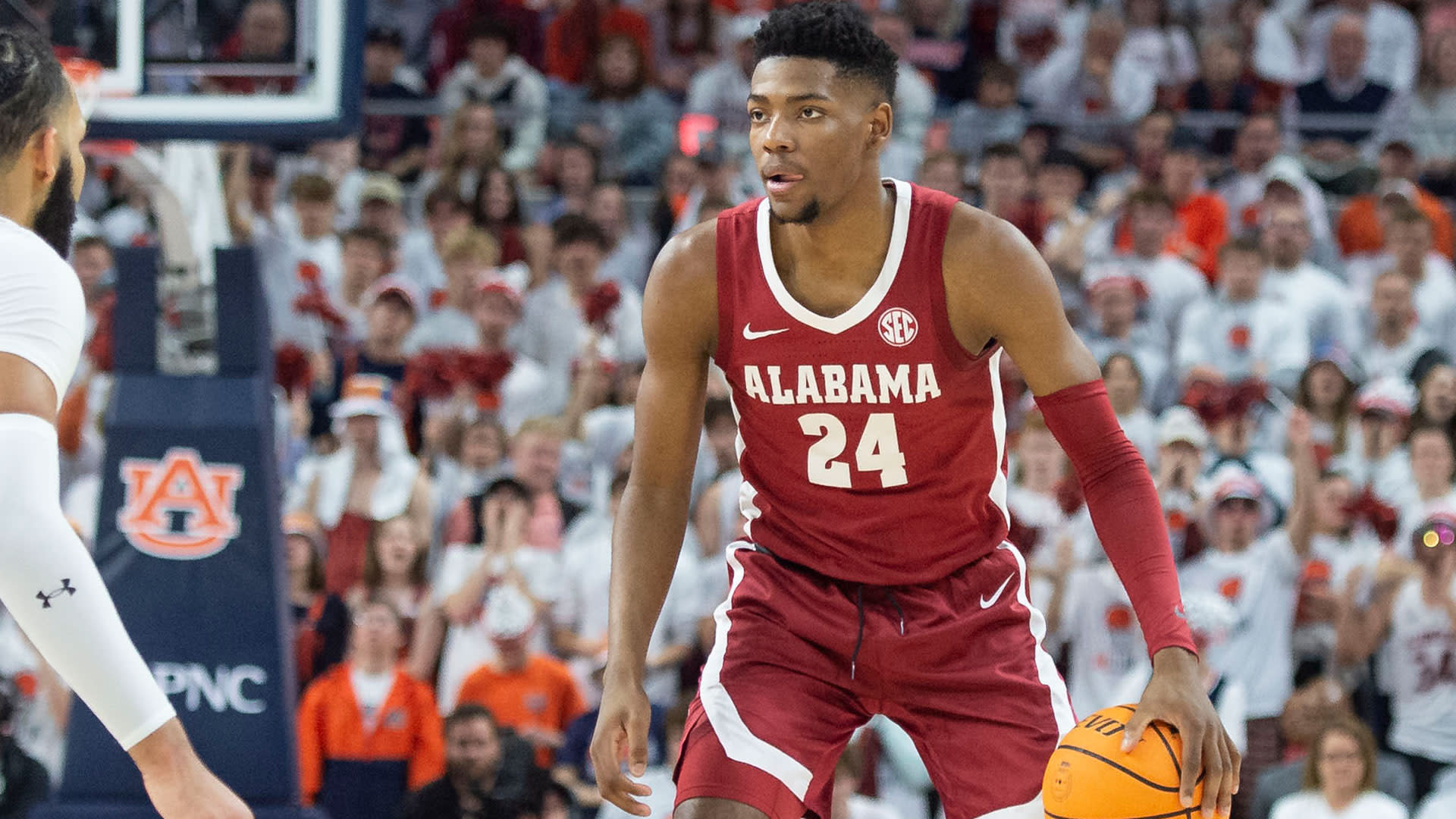 Alabama's Brandon Miller still uses image of pregame pat-down on Twitter,  coach vows intro won't happen again