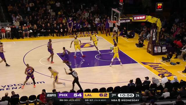 Chris Paul with a 3-pointer vs the Los Angeles Lakers