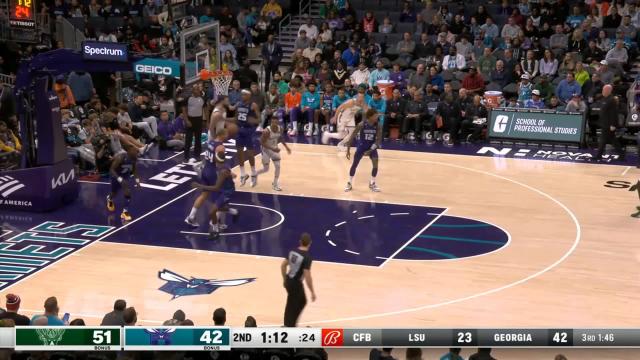 Sandro Mamukelashvili with a 2-pointer vs the Charlotte Hornets