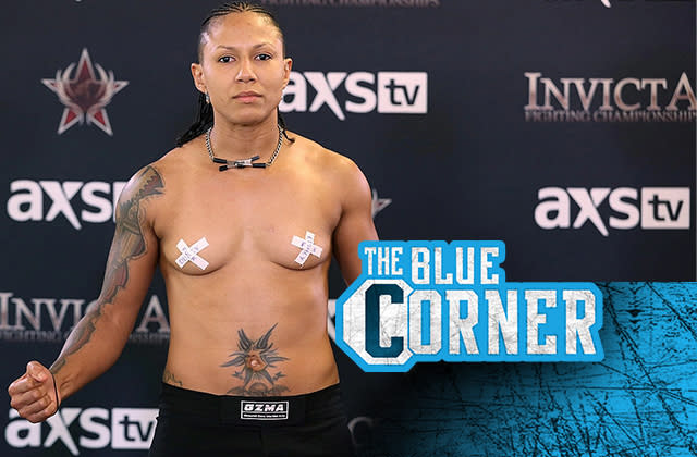 Helen Peralta, combattante de l’Invicta FC 49, tire sur Disney lors d’une manifestation de pesée peu orthodoxe