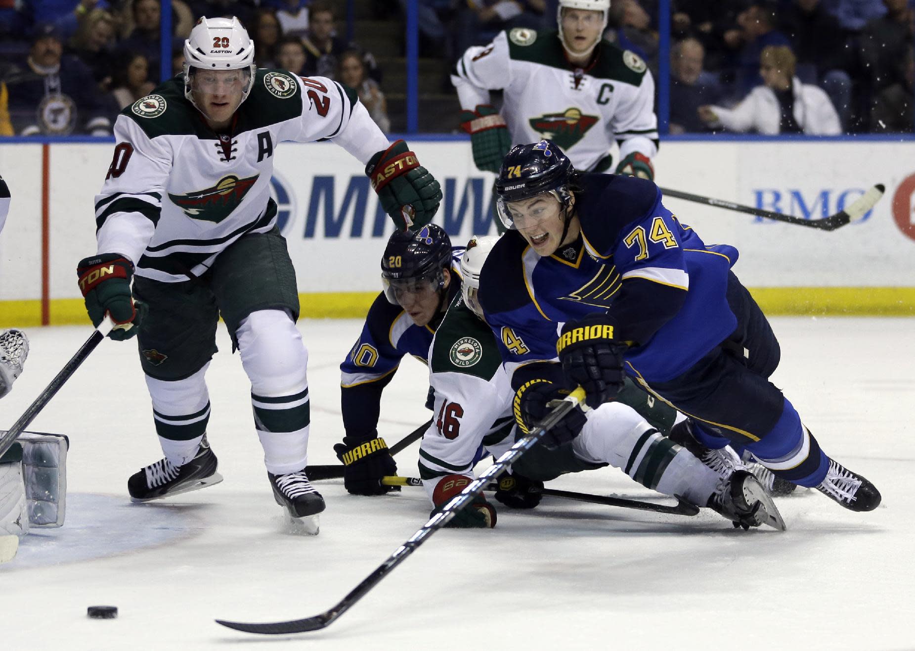 Oshie&#39;s hat trick lifts Blues over Wild 5-1