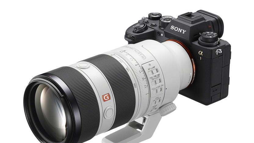 Sony's lightweight 70-200mm zoom has features designed for video creators