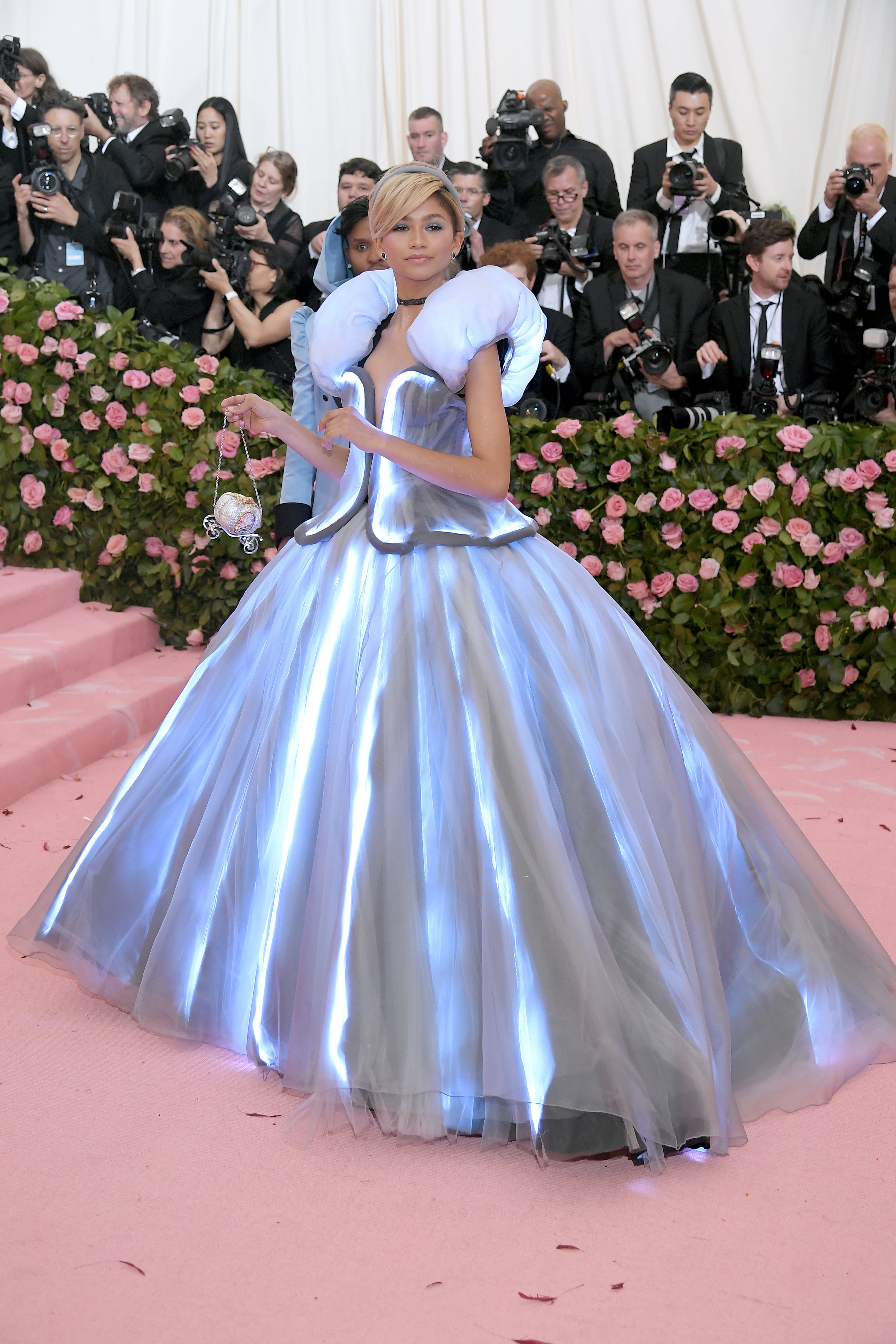 It's Not Your Eyes — Zendaya's Met Gala Dress Really Does Change Color