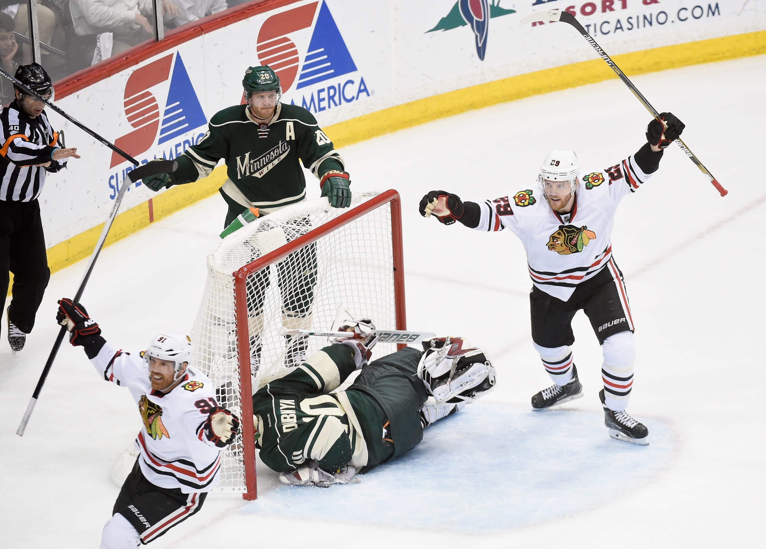 Chicago Sweeps Minnesota Despite Wild Game 4 Finish   Chicago Blackhawks V Minnesota Wild 20150508 044832 498 