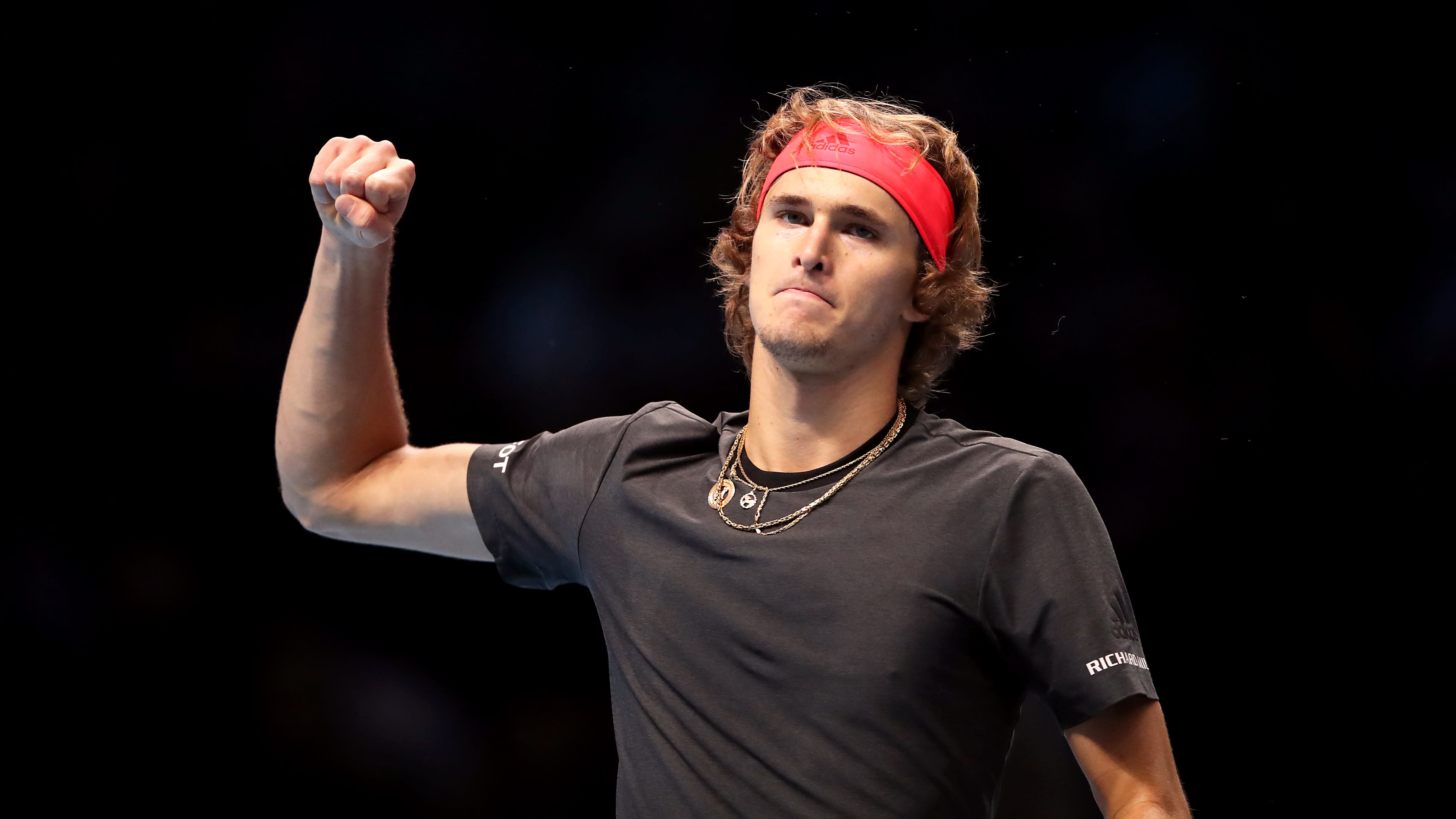 Zverev beats Isner to set up ATP Finals semi against Federer