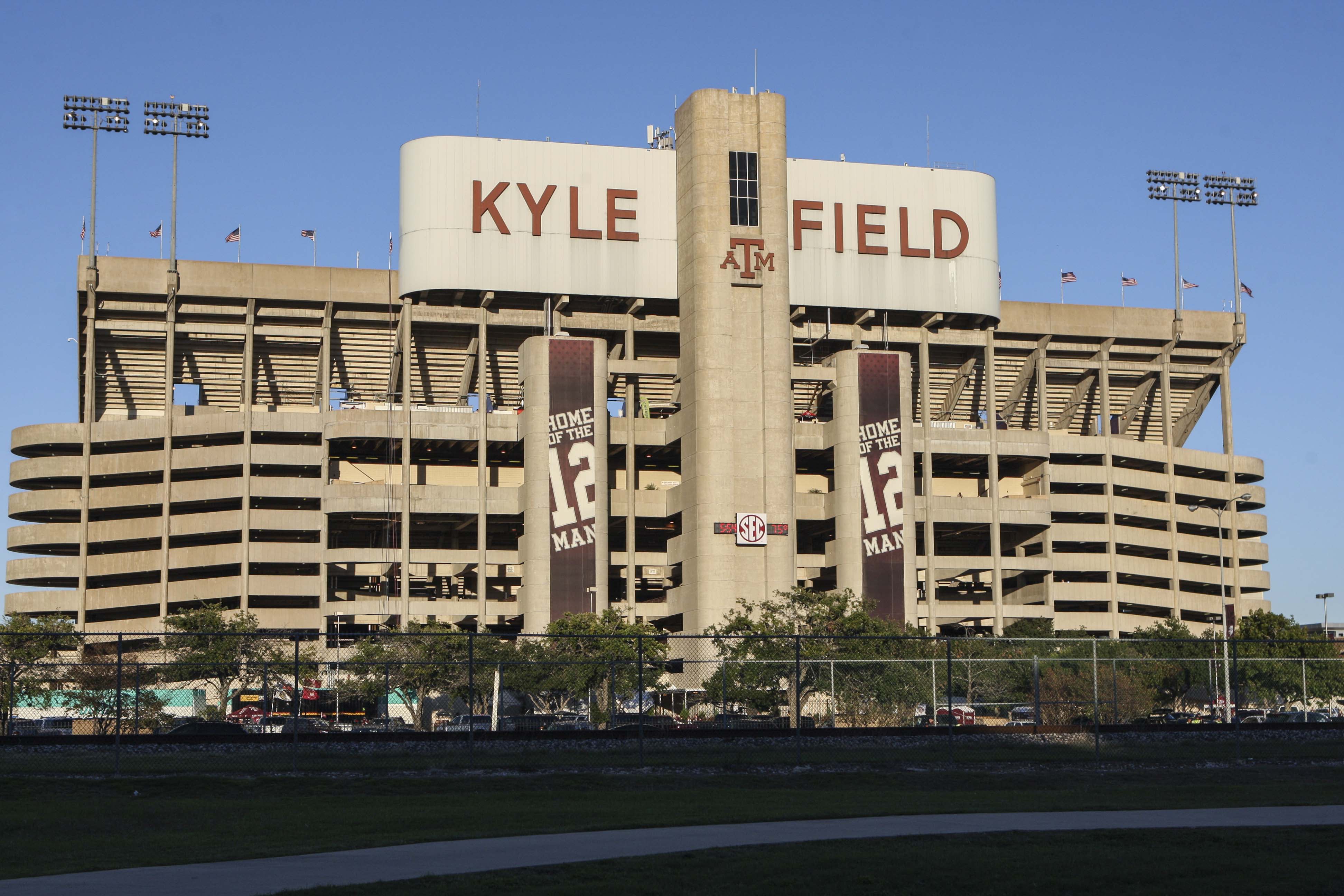 Texas A&M's renovated football complex is extremely impressive (Video