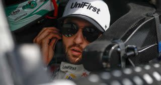 Chase Elliott to start at the rear in Kansas playoff race after engine trouble