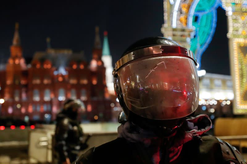 Russian riot police launch commercial advertising flash