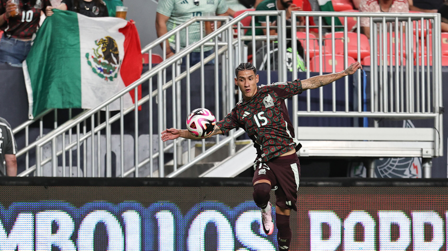 Yahoo Sports - Mexico and Jamaica last met in the 2023 Gold Cup semifinal with El Tri advancing to the final after a 3-0 shutout of the Reggae