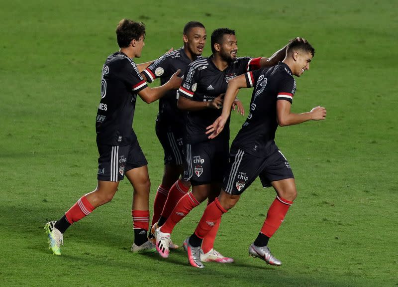 Second-half comeback gives Sao Paulo 3-1 win over Fluminense