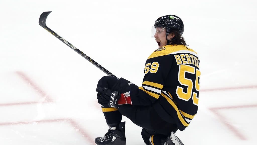 Bruins' Charlie McAvoy gets married at Boston Public Library 
