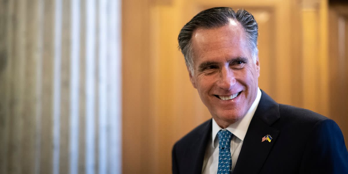 Mitt Romney Claps For Ketanji Brown Jackson As His GOP Colleagues Walk Out