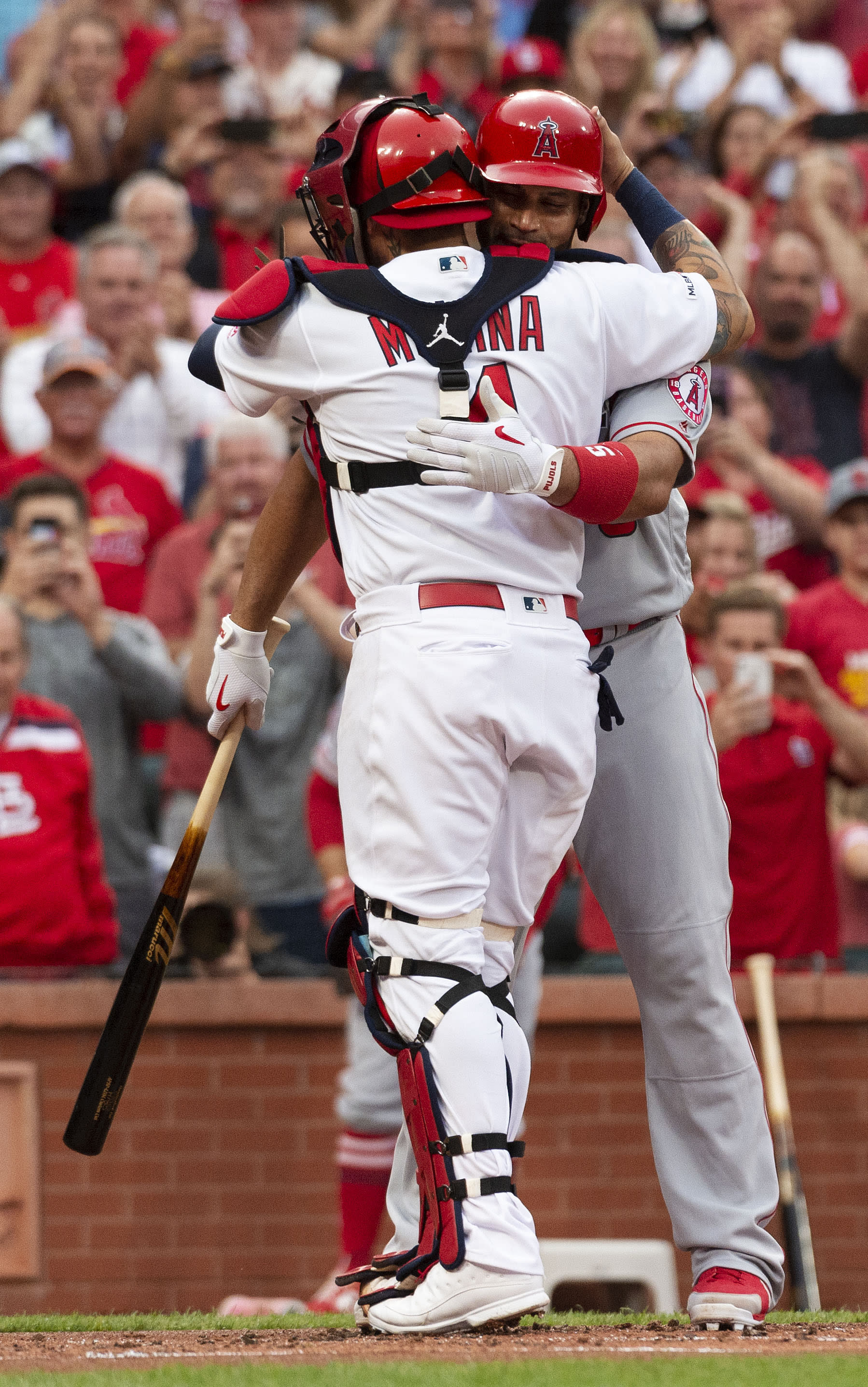 Pujols cheered in return, but Angels fall to Cardinals 5-1