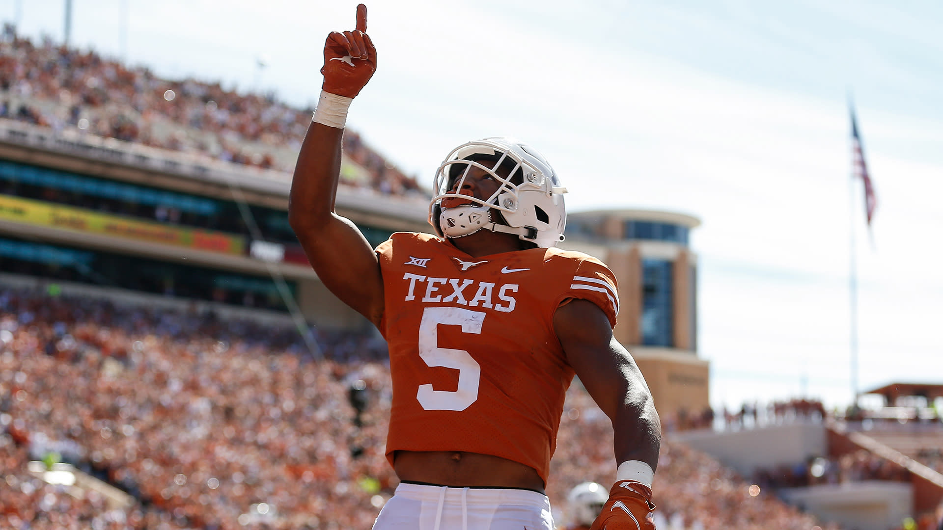 Falcons select Texas RB Bijan Robinson with No. 8 pick