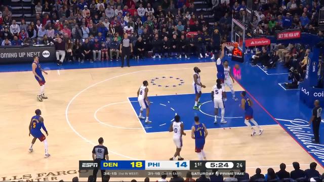 Aaron Gordon with a dunk vs the Philadelphia 76ers