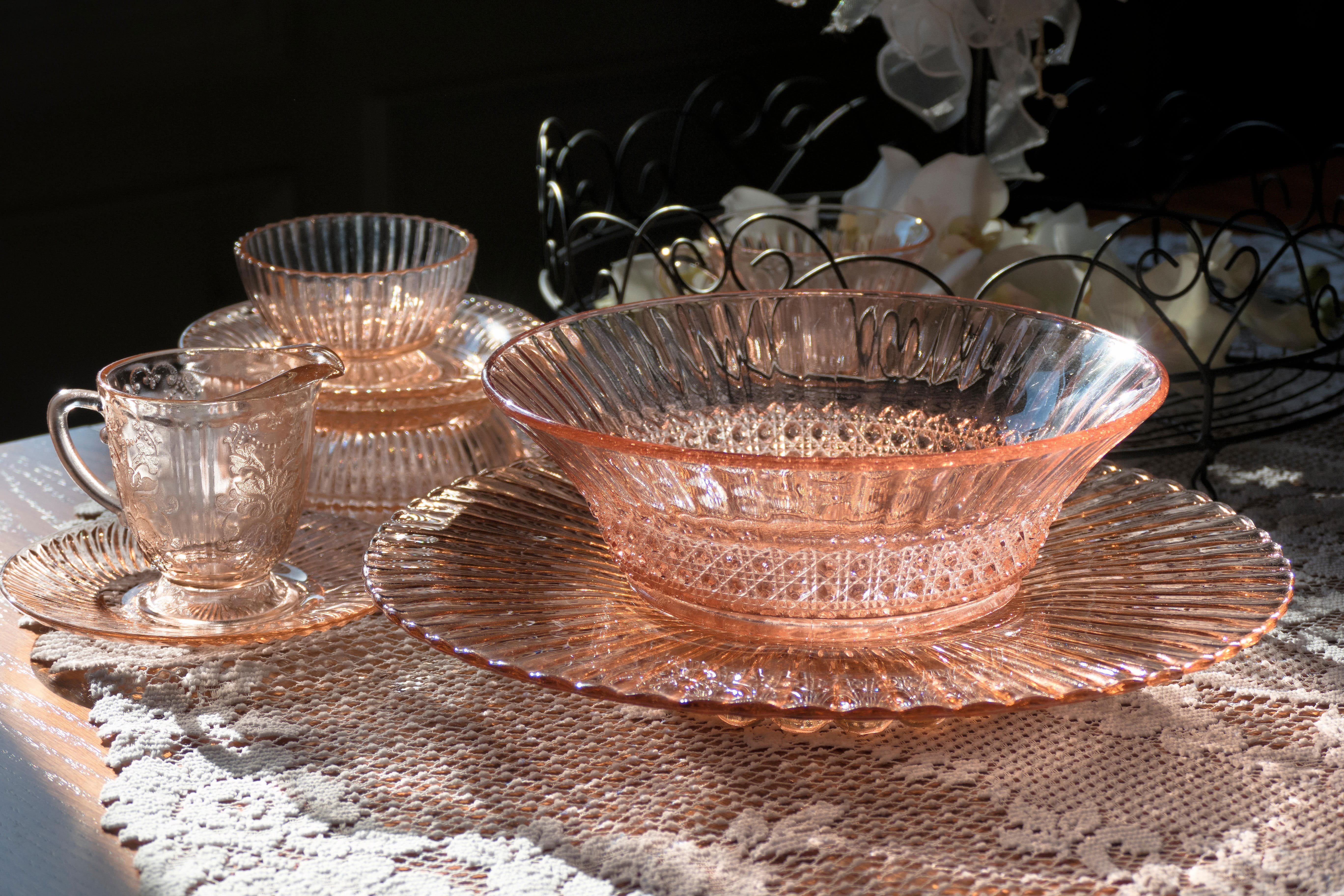 A Short History of Depression Glass, an Unlikely Collector’s Item.