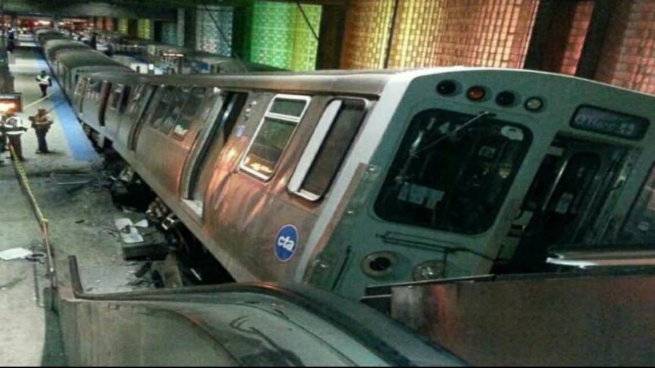 Chicago Train Derailment at O'Hare Airport Injures at Least 32