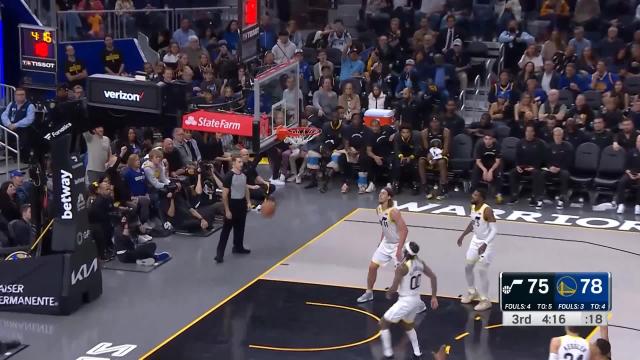 Jordan Poole with a deep 3 vs the Utah Jazz