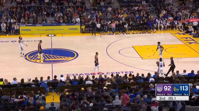 Davion Mitchell with a last basket of the period vs the Golden State Warriors