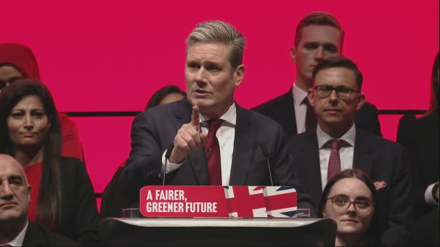 Starmer dit à la conférence travailliste que le gouvernement a « écrasé la livre »