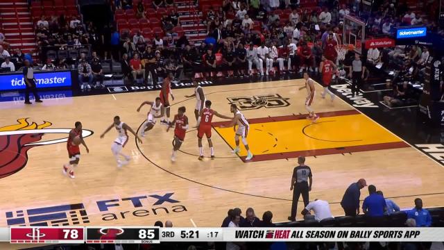 Jalen Green with a 2-pointer vs the Miami Heat