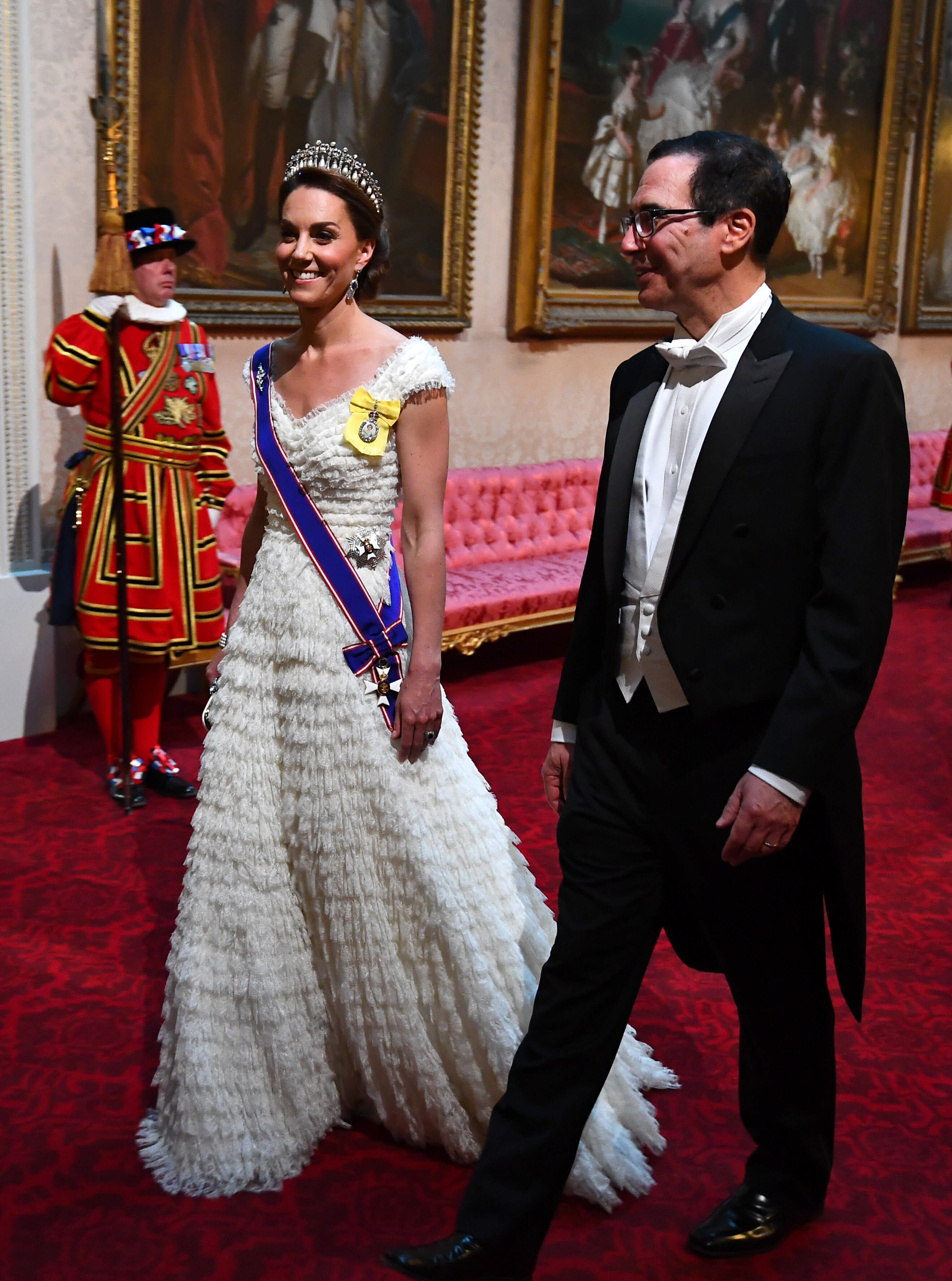 Duchess Of Cambridge Wears Princess Diana S Tiara For State Banquet With Queen And Donald Trump