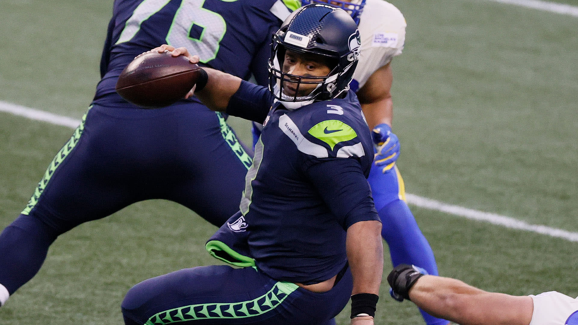 Seattle Seahawks' Russell Wilson makes adjustment, then shreds the