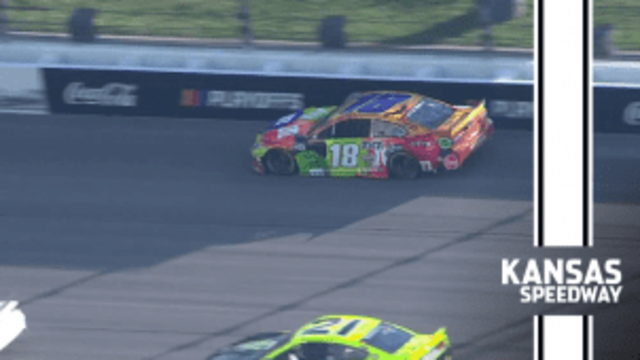 Kyle Busch hits the wall, brings out the yellow flag at Kansas