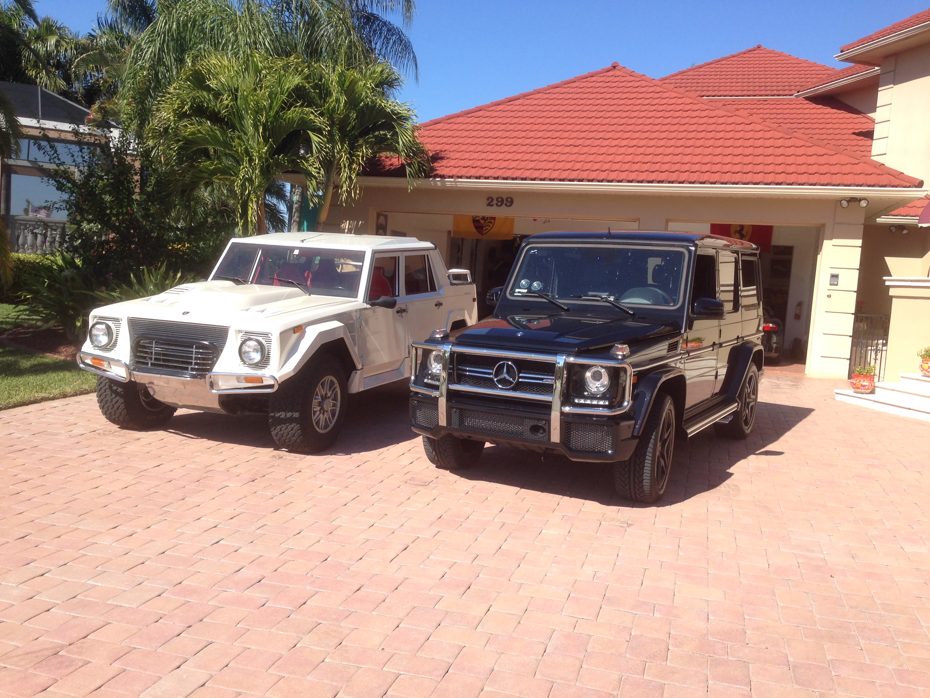 Driving the Lamborghini LM002, Rambo's SUV