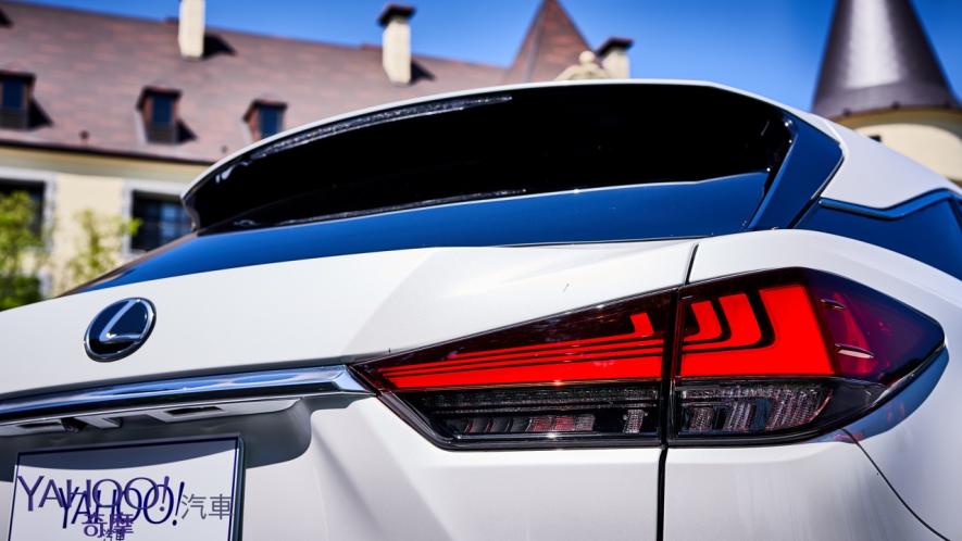 越趨成熟的中堅豪華之作！2020年式Lexus RX300旗艦版小改款花蓮試駕！ - 9