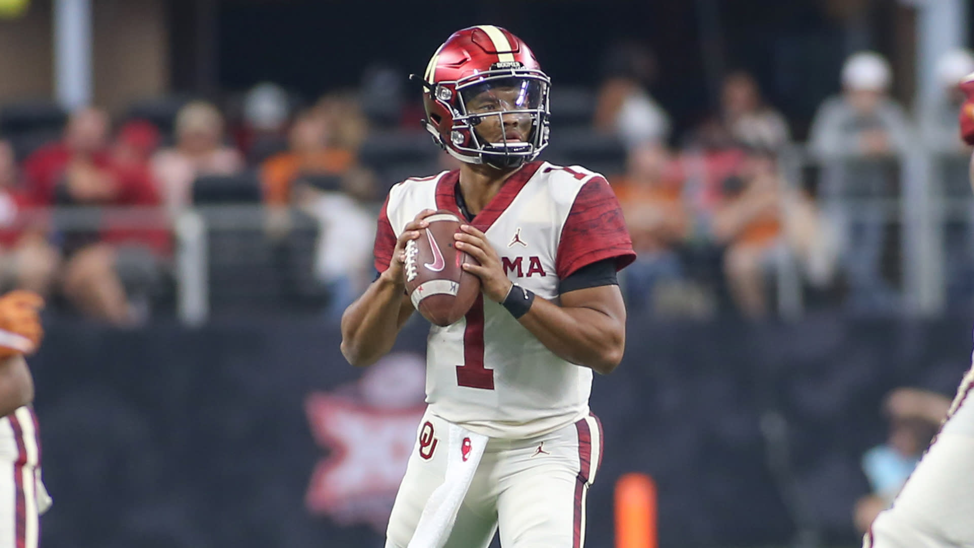 SportsCenter on X: Kyler Murray wins the AP Player of the Year 🏆 Murray  beat out Tua Tagovailoa by 56 votes.  / X