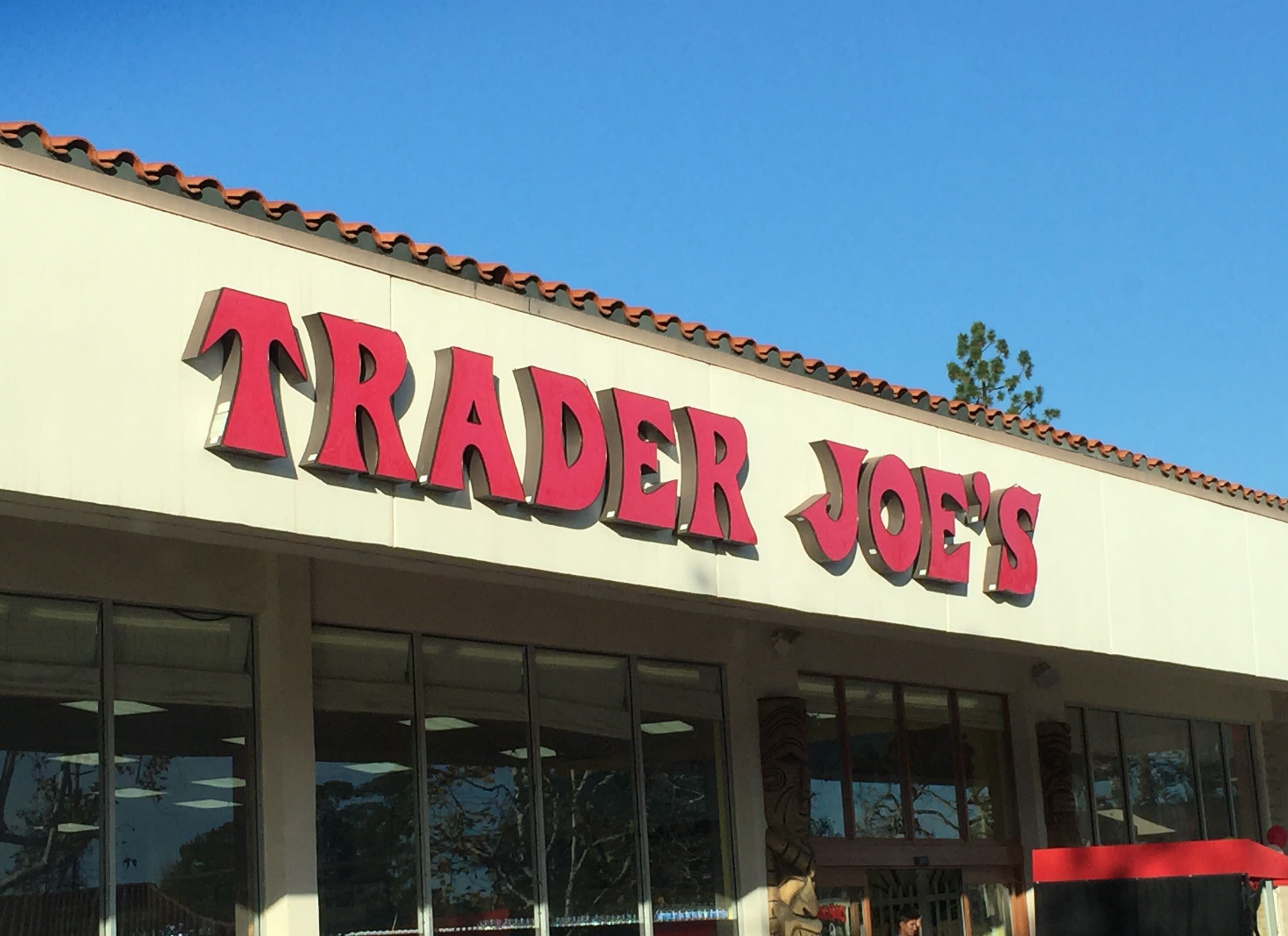 The Best Keto-Friendly Snacks at Trader’s Joes