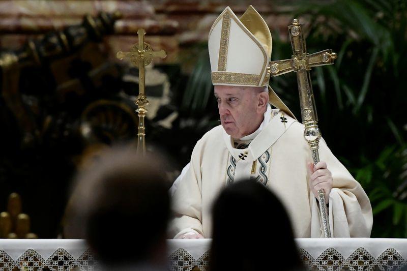 Pope, in Easter message, slams weapons spending in time of pandemic