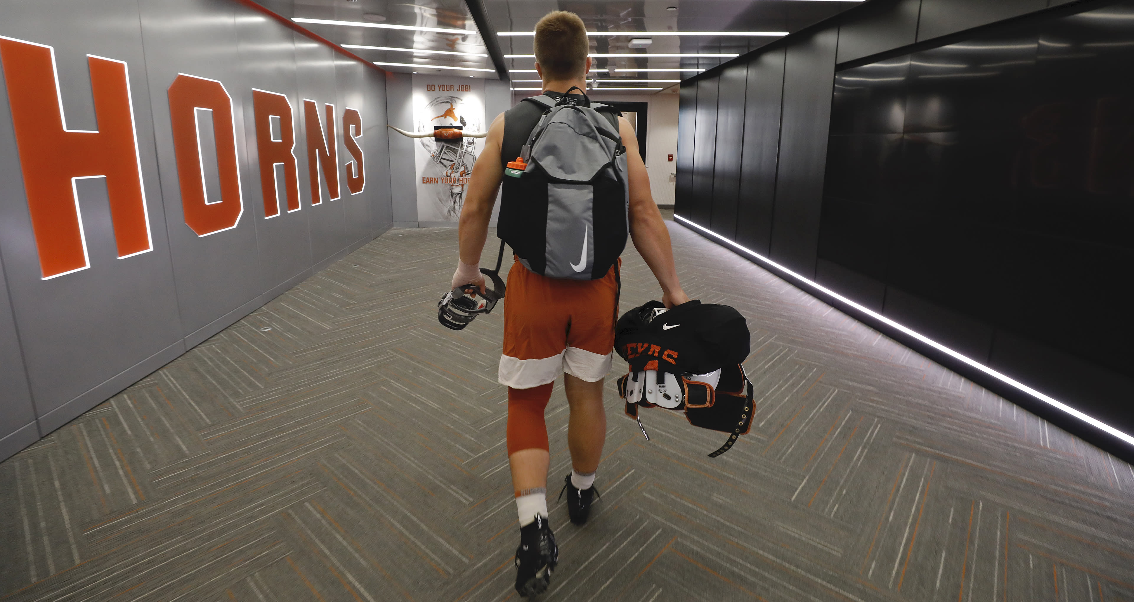 Look: Football World Reacts To Shirtless Tim Couch Photo - The