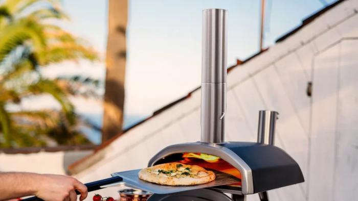 Ooni Karu 12 pizza oven