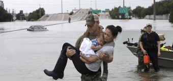 Inspiradores actos de heroísmo y solidaridad en Texas ante el devastador paso del ciclón Harvey