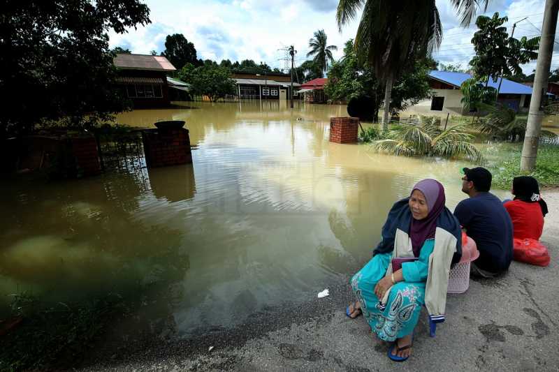 penduduk kampung in english