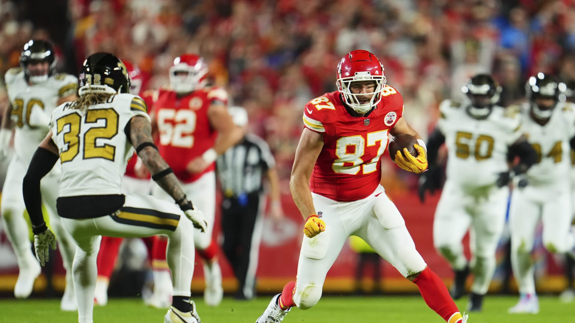 Samaje Perine: Travis Kelce lateral not scripted, gotta keep your head on a swivel