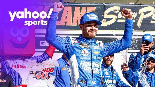 Kyle Larson wins at Las Vegas, clinches spot in Championship 4