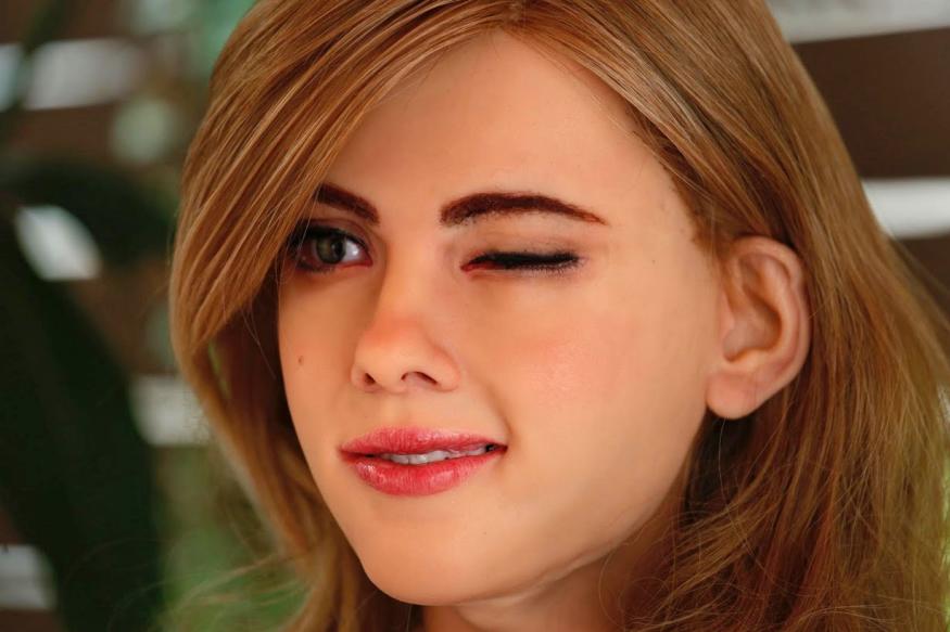 Inventor Builds Super Creepy Scarlett Johansson Robot Engadget