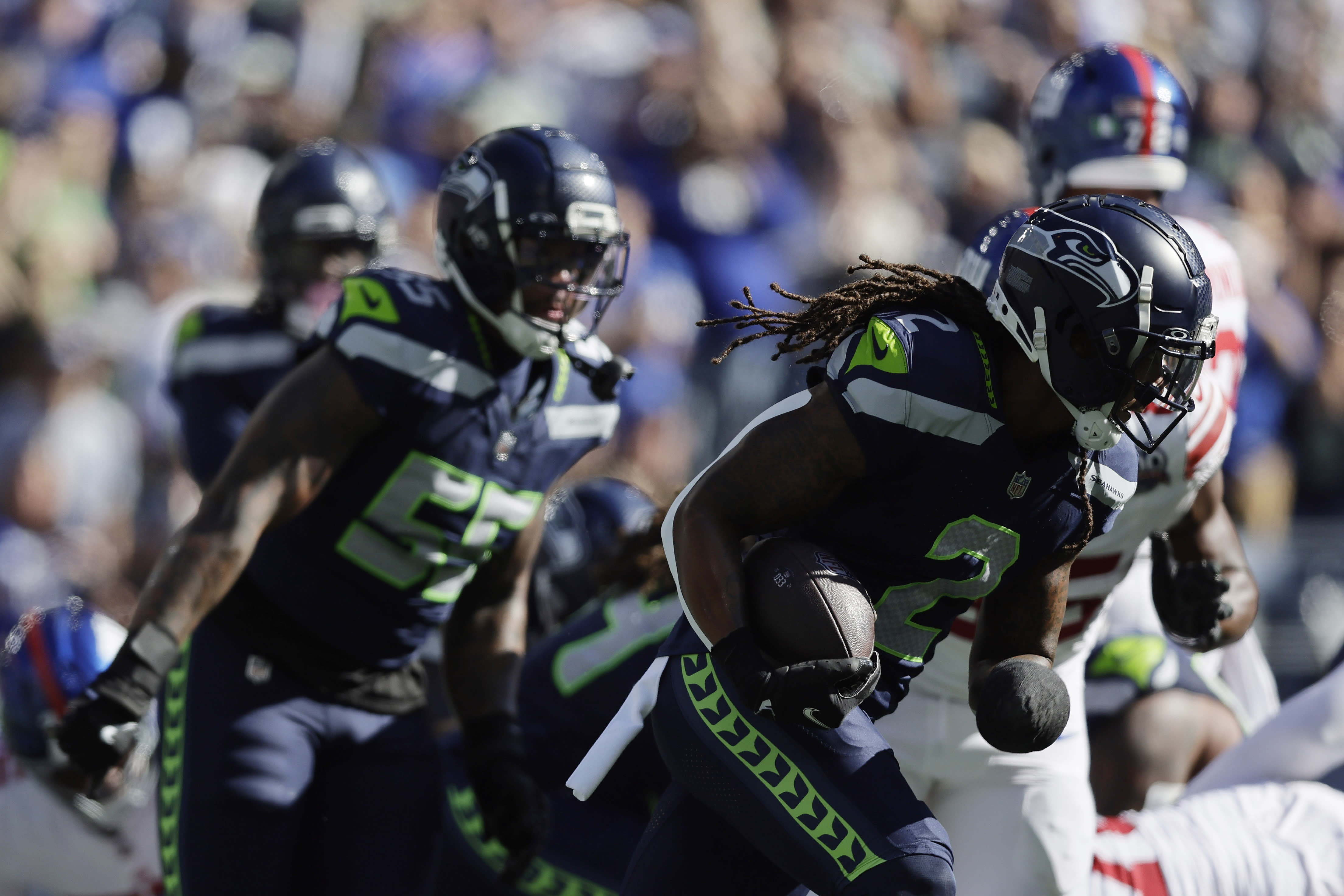 Broncos, Seahawks each score 100-plus yard defensive TDs in a matter of minutes