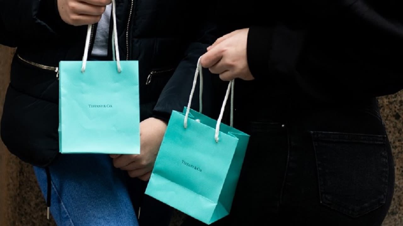 LVMH Board Rules Out Buying Tiffany Shares on Open Market [Video]