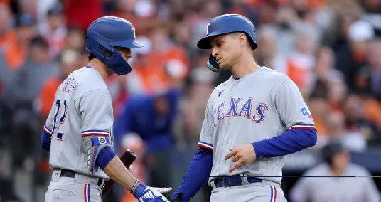 Blue-eyed ballplayer blames batting woes on his peepers