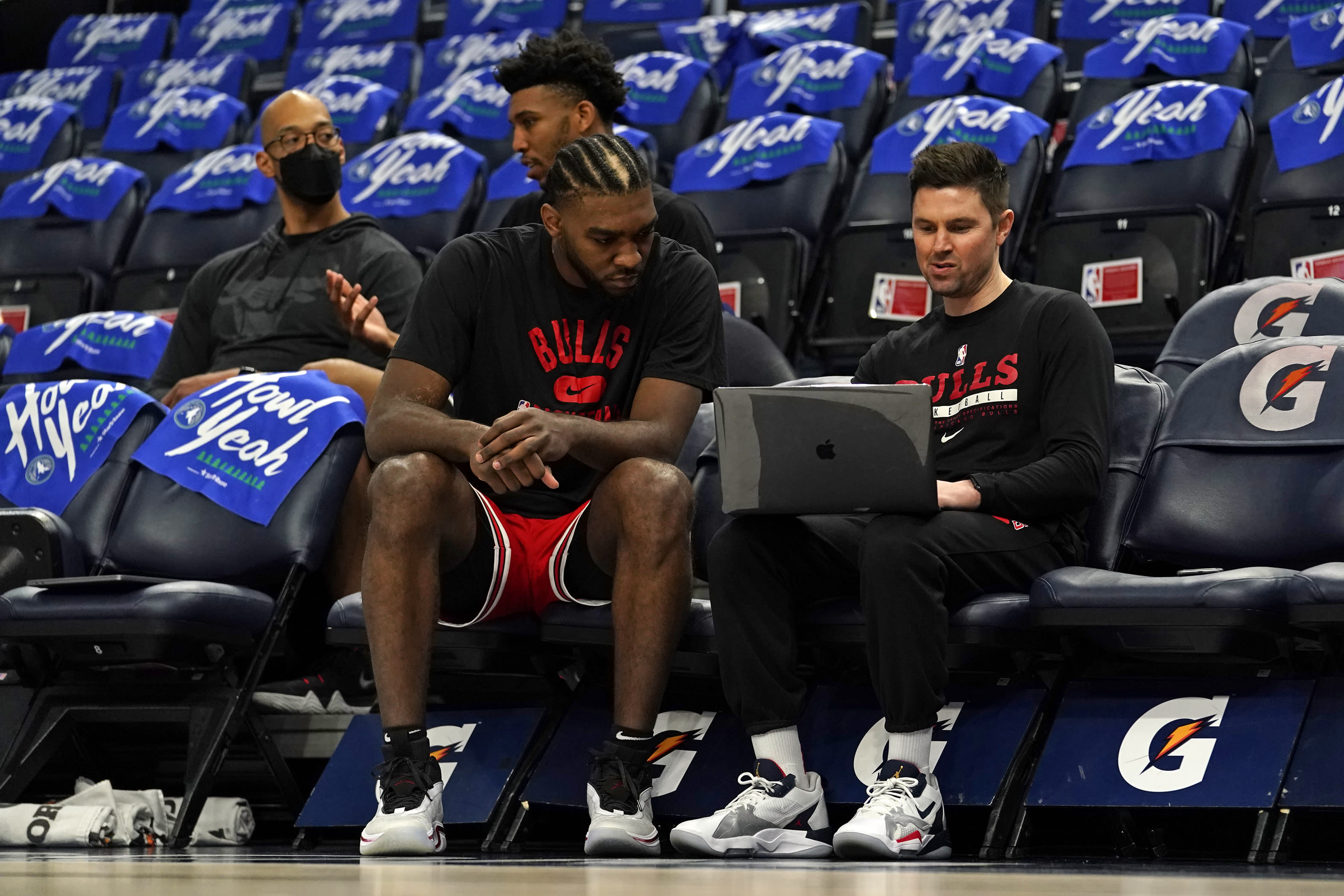 Bulls, Billy Donovan targeting assistant coaching hires