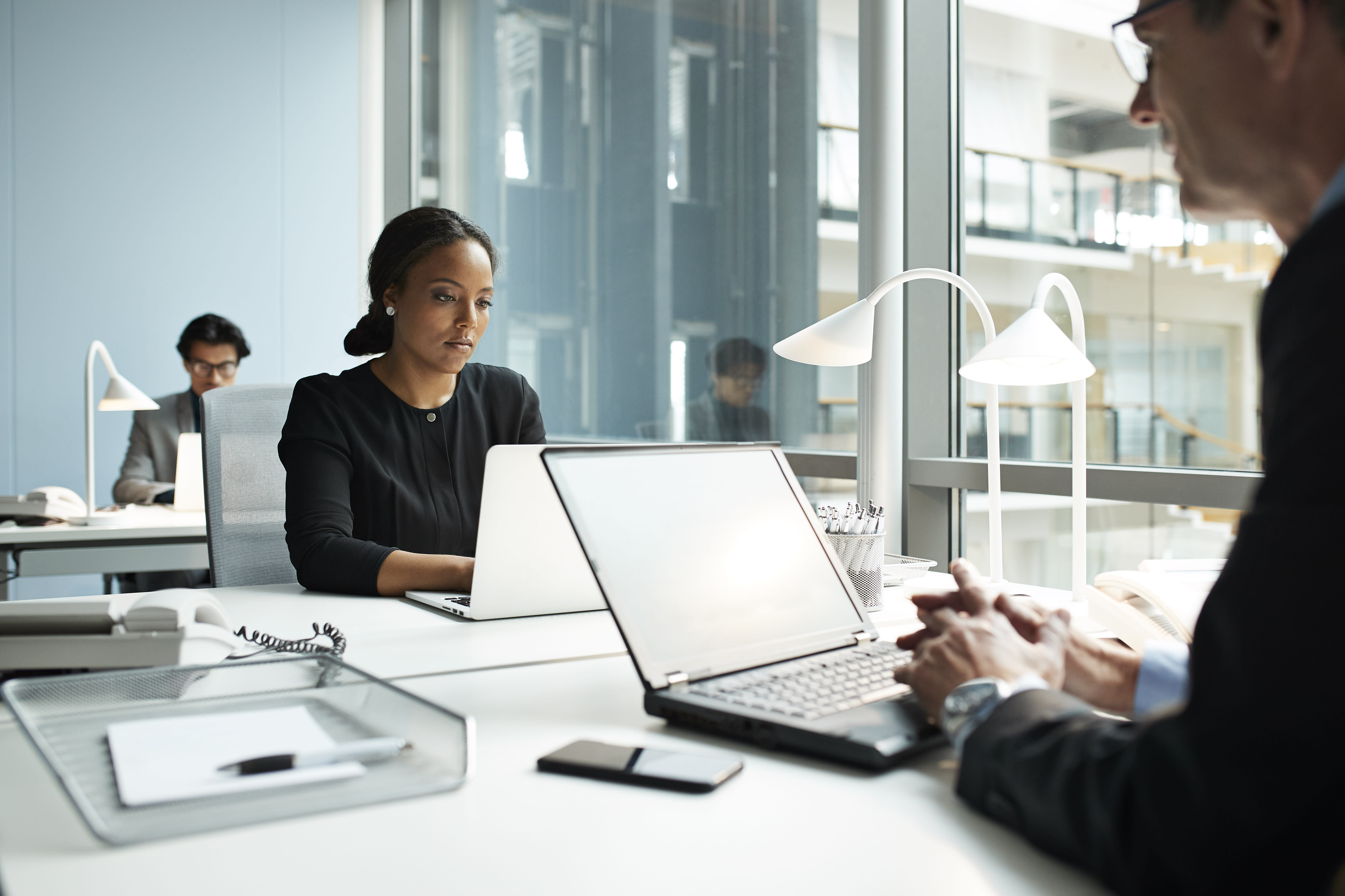 Is Hot Desking Good Or Bad For Us