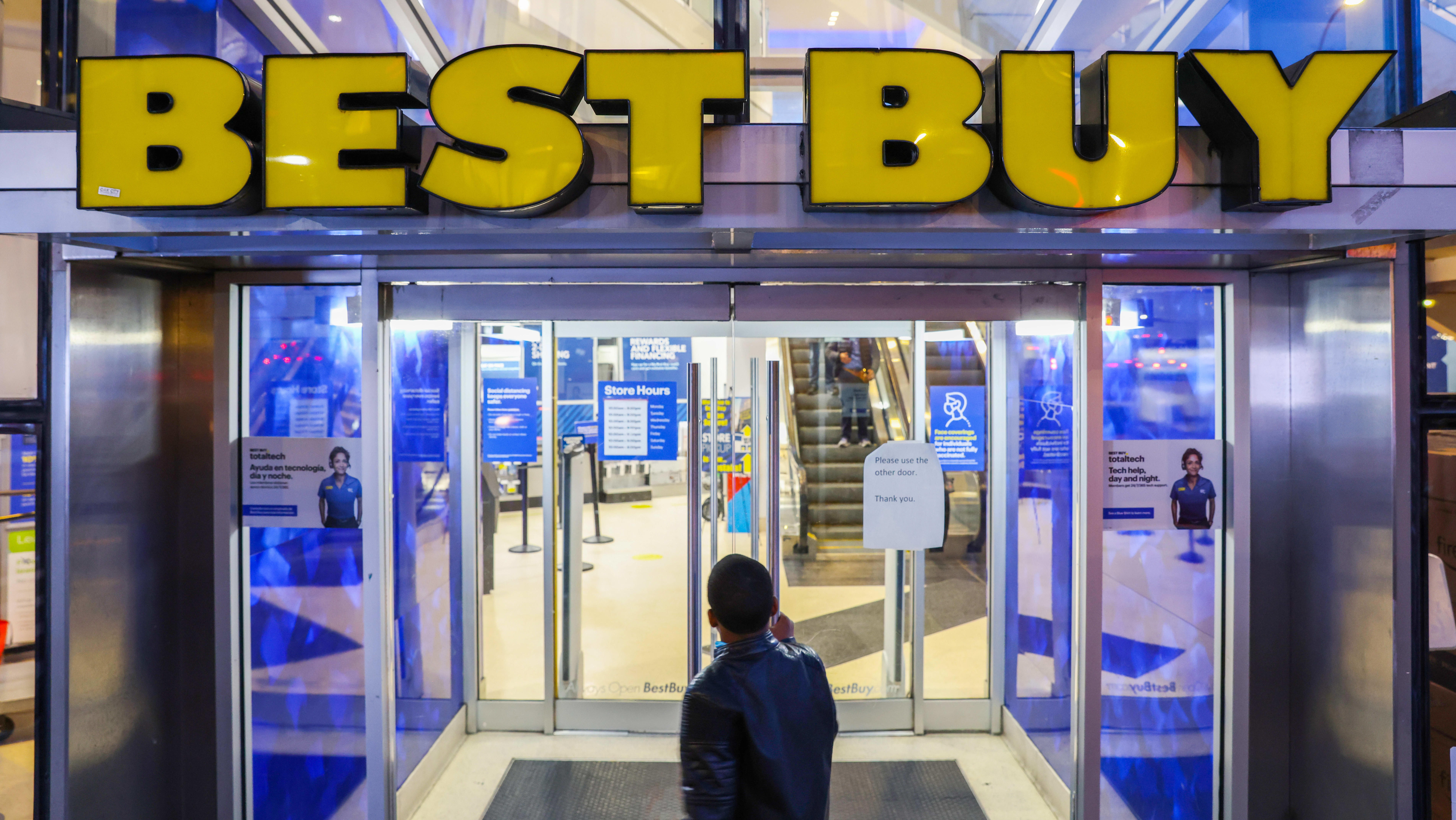 Best Buy (BBY) Says Deep Sales Slump Is Showing Signs of Bottoming