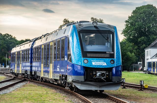 Alstom's hydrogen-powered Coradia iLint train